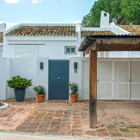 Apartment Genteel Aloha Golf Marbella