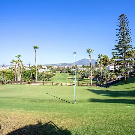 Genteel Aloha Golf * מארבלה